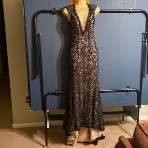 Shail K. Designer mermaid gown sz 2 w train